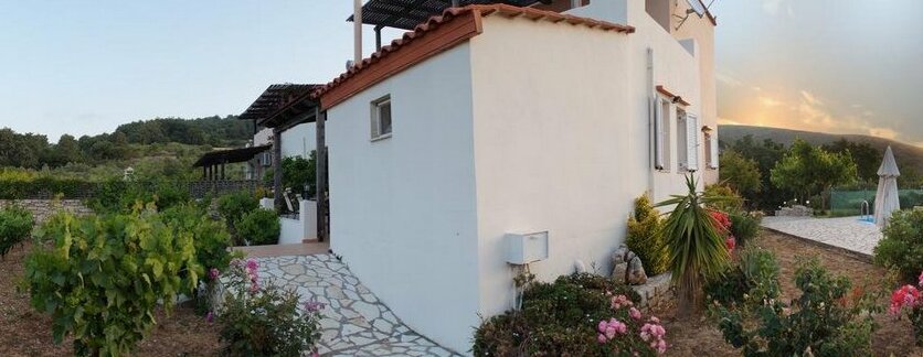 Lampini Villas - Photo2