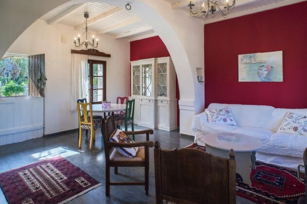 Bougainvillea house in Crete - Photo3