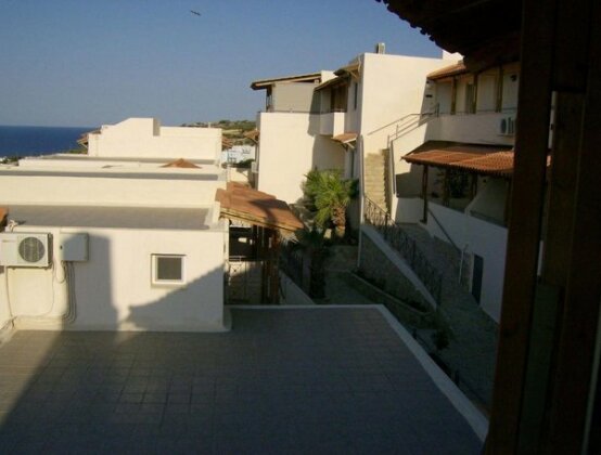 Creta Suites - Photo2
