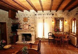Dorovinis Country Houses - Photo4