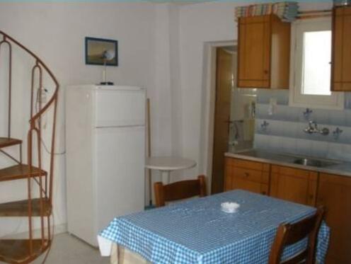 Eleni's Apartments - Photo4
