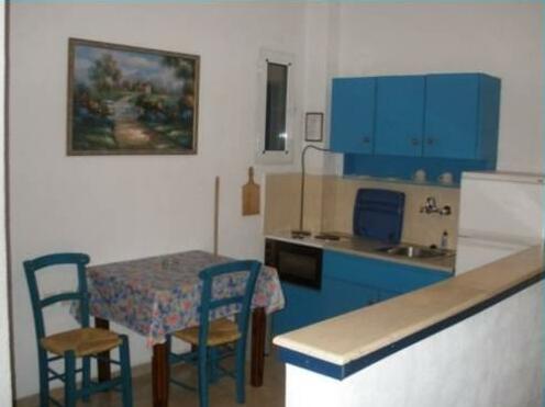 Eleni's Apartments - Photo5