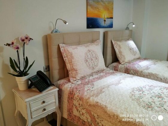 Elimia Suites & Studios