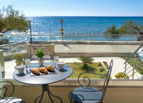 Elimia Suites & Studios - Photo5
