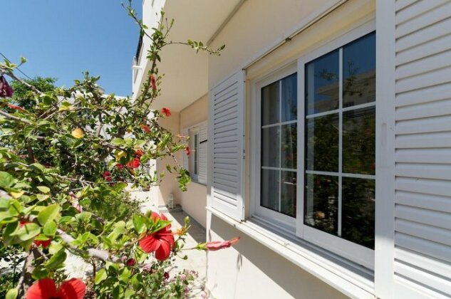 Golden Star Apartments - Photo3