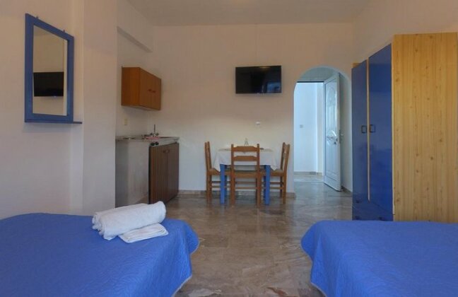 Helios Studios & Apartments - Photo2