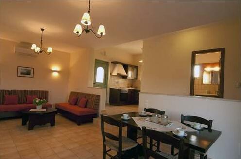 Liostasi Houses - Photo3