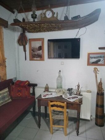Mavromichelos Traditional House - Photo4