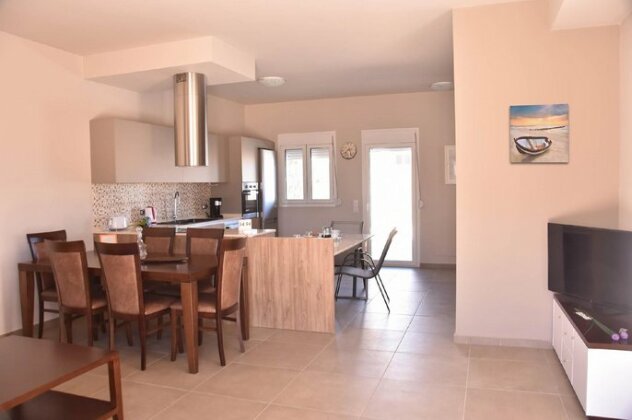 Visit Crete with your family and stay at this wonderful 2 bedroom villa - Photo3