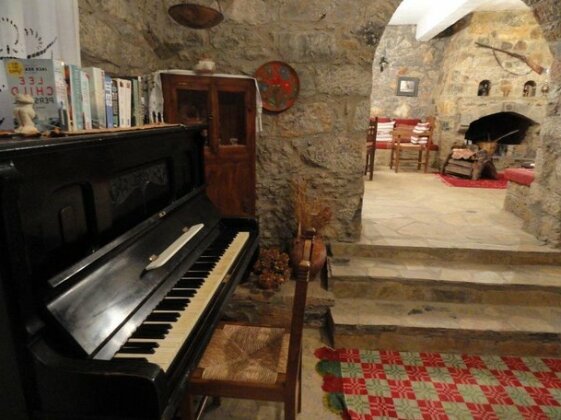 Zeus House - Photo3