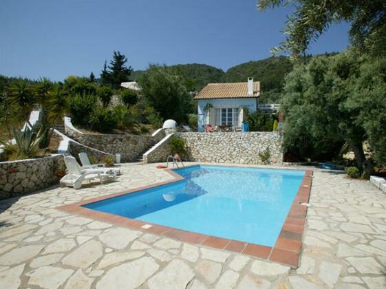 Agios Nikitas Villas