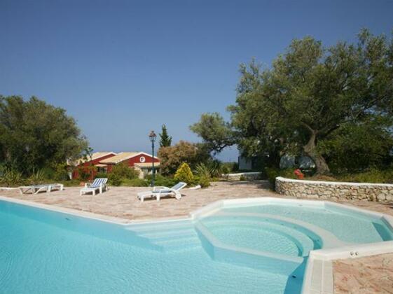 Agios Nikitas Villas - Photo5