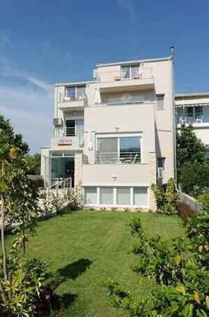 Agnadi Suites