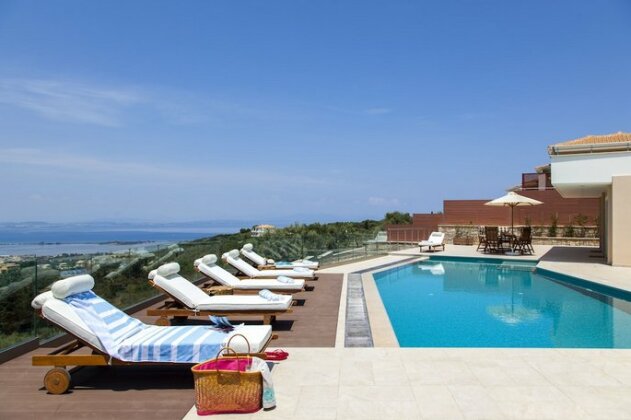 Alivia Lefkas Luxury Villas - Photo2
