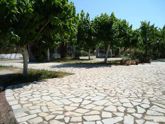 Amarandos Studios - Rooms & Apartments - Photo2