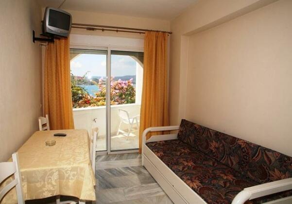Aris Villas - Photo3