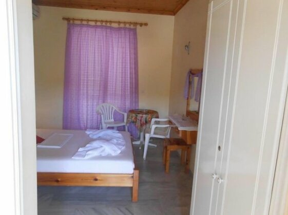 Artemis Pension Lefkada - Photo2