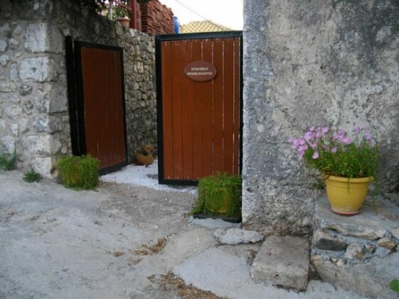 Carsazzio Cottage House - Photo2