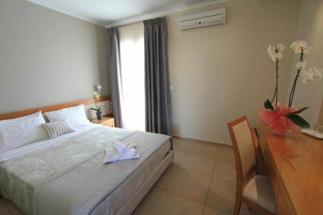 Cosmos Hotel Lefkada - Photo2