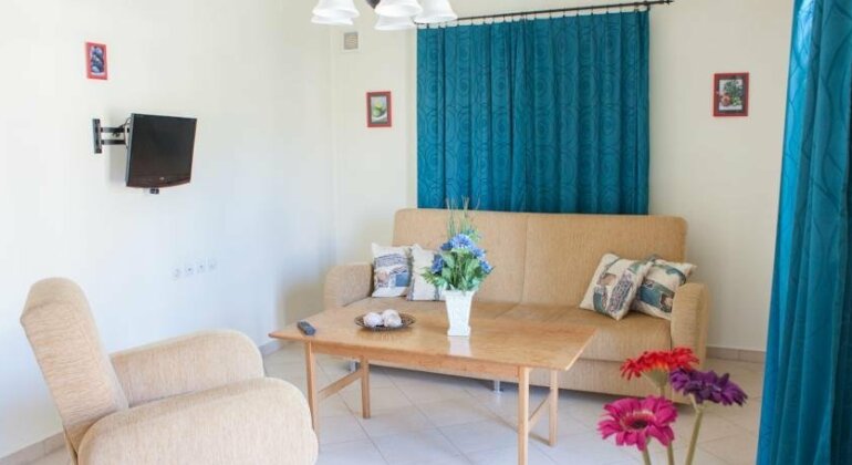 Elias Apartments - Photo2