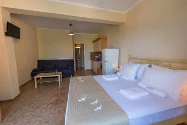 Eltheo Villas - Photo3