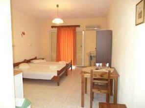 Emelia Apartments - Photo2