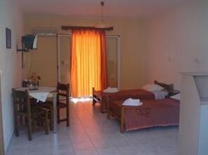Emelia Apartments - Photo3