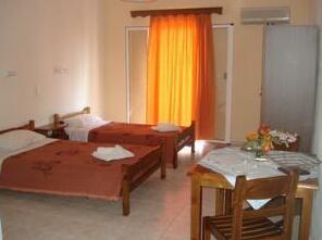 Emelia Apartments - Photo5