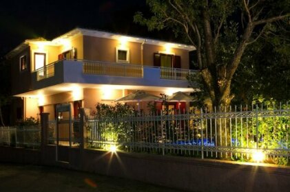 Exanthia Villas
