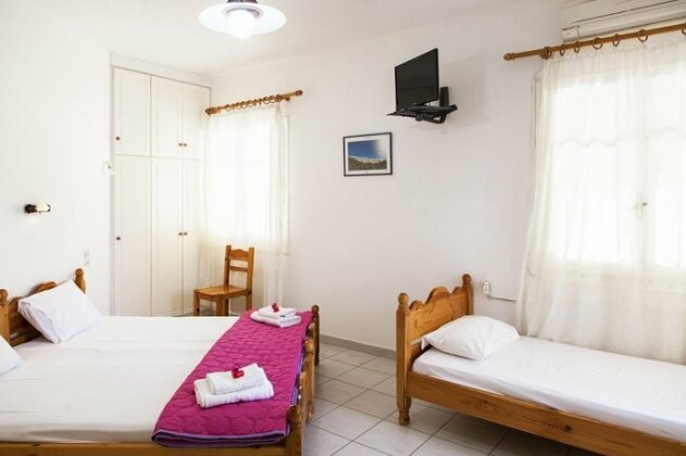 Georgakis George Rooms - Photo4