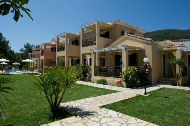 Heliotropia Houses - Photo3