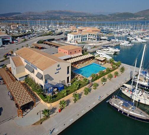 Ianos Hotel