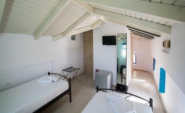 Ilianthos Apartments & Rooms - Photo3