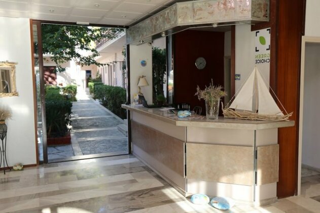 Inn Hotel - Photo2