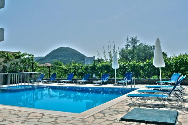 Ionion Apartments & Studios - Photo2