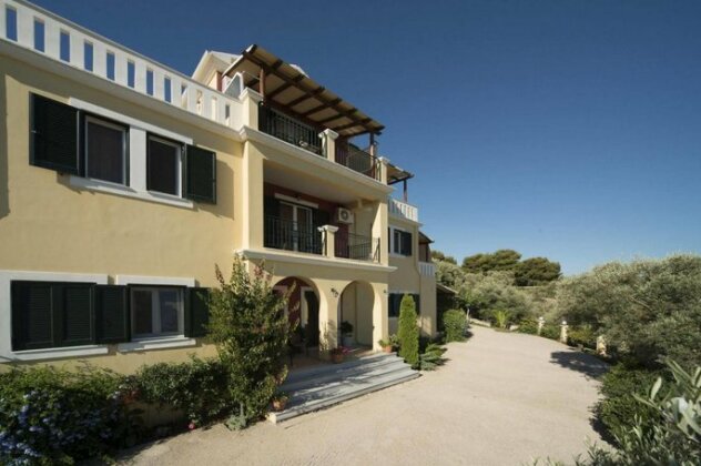 Irida Hotel - Photo4