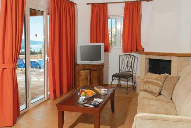 Irida Lefkada - Photo2