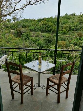 Kerkis Traditional Guesthouse - Photo2