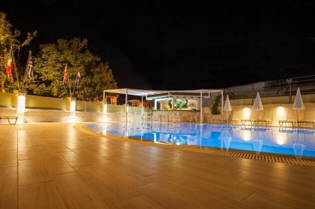 Konstantinos Hotel & Apartments I - Photo4