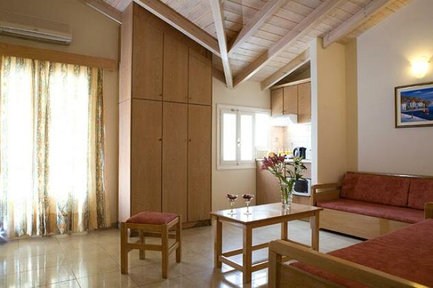 Lefko Hotel & Apartments - Photo5
