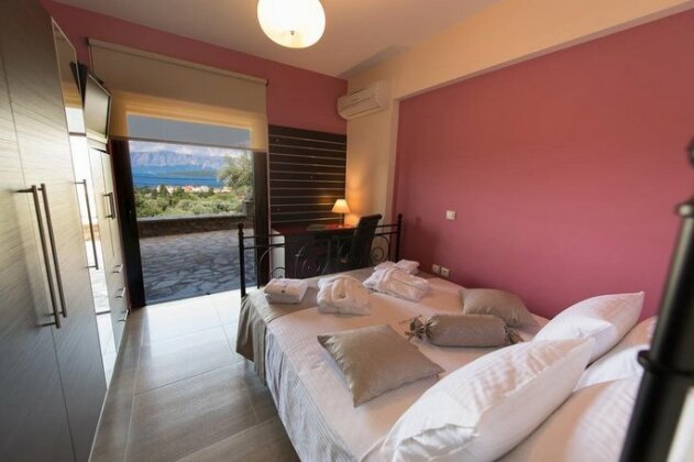 Luxurious Villa Kastro with Salt Water Swimming Pool - Photo3