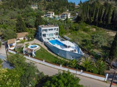 Luxury Villa Boat House