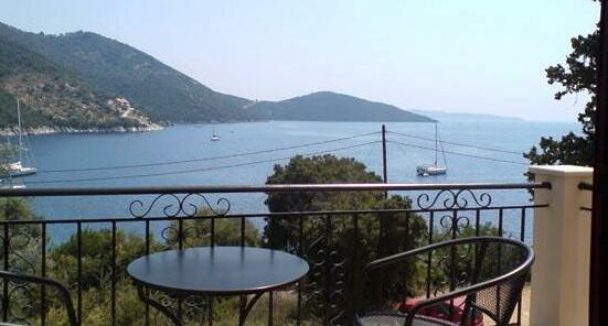 Mikros Gialos Apartments - Photo2