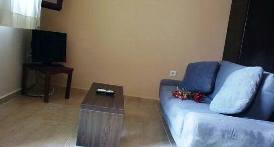 Mikros Gialos Apartments - Photo4
