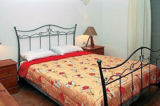 Morfeas Lefkada - Photo2