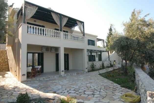  Photo 3