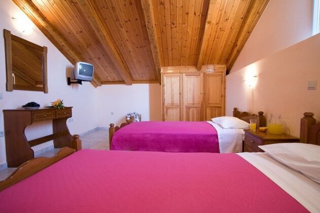Pansion Filoxenia Apartments & Studios - Photo2