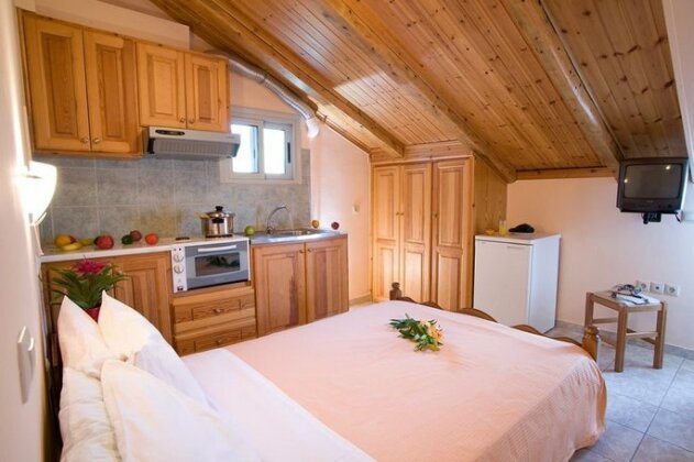 Pansion Filoxenia Apartments & Studios - Photo3