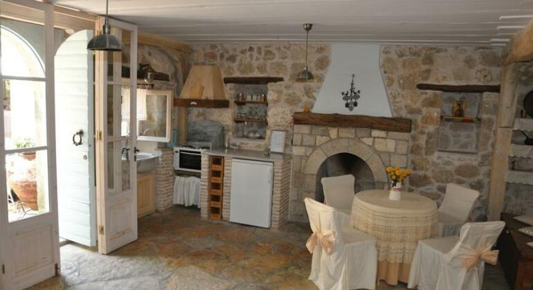 Pavezzo Country Retreat - Photo5