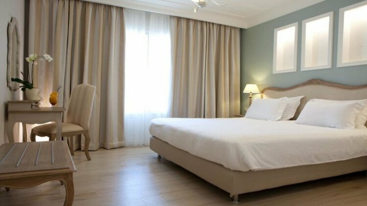 Royal Nidri Hotel & Apartments - Photo4